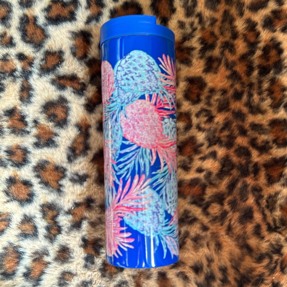 *Lilly Pulitzer* travel mug 😍